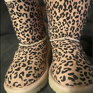 Little girls. Pink Leopard print UGGs.
